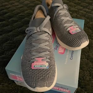 Ultra Flex Skechers Stretch Fit with Air Cooled Memory Foam.